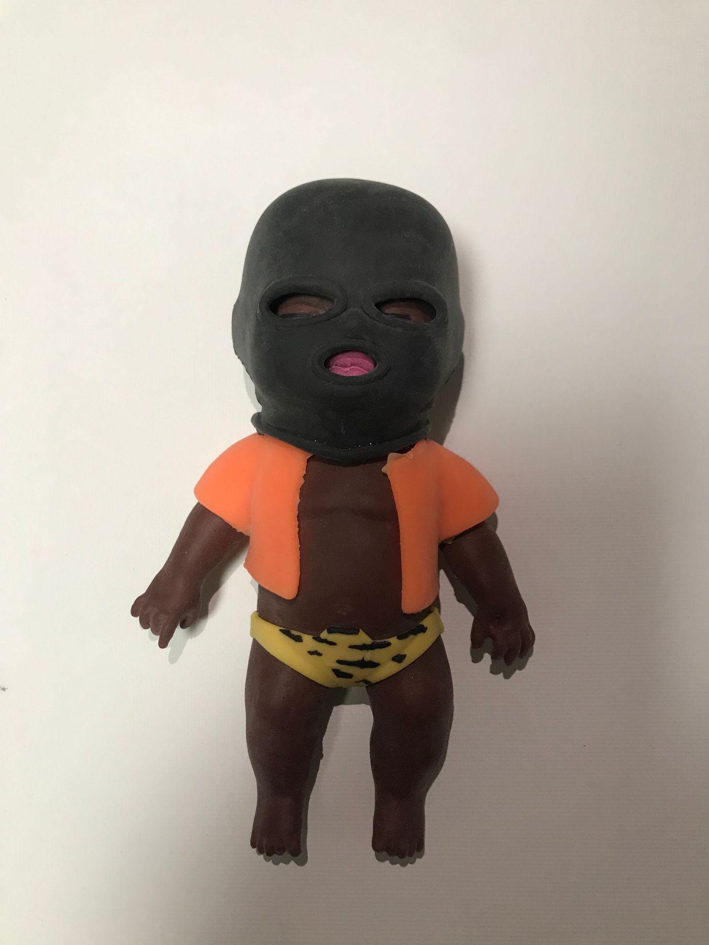 

Растягивающаяся кукла-антистресс «Маскированный бандит», наполненная песком Approx. 0.23KG, 14CM