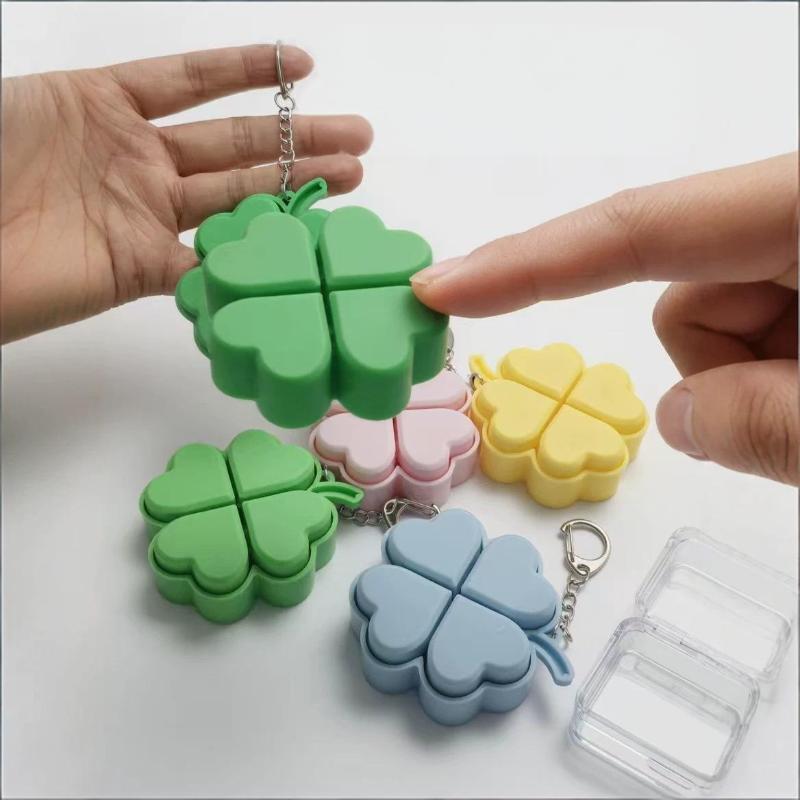 Four Leaf Clover LED Keychain Clickable Stress Relief Toy Backpack Pendant for Kids Birthday Return Gifts