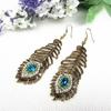 Gioielli vintage con orecchini a gancio pendenti con piume di pavone con strass da donna