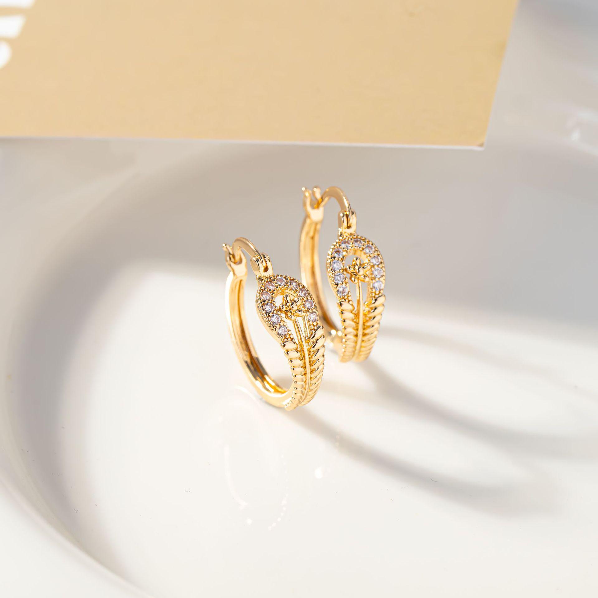 Snake Head Zirconia Hoop Earrings - Elegant, Stylish Niche Design Ear Clips