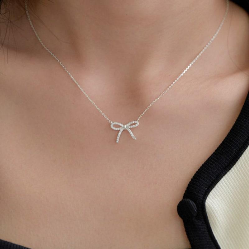 GETMEBLING CUBIC RIBBON NECKLACE