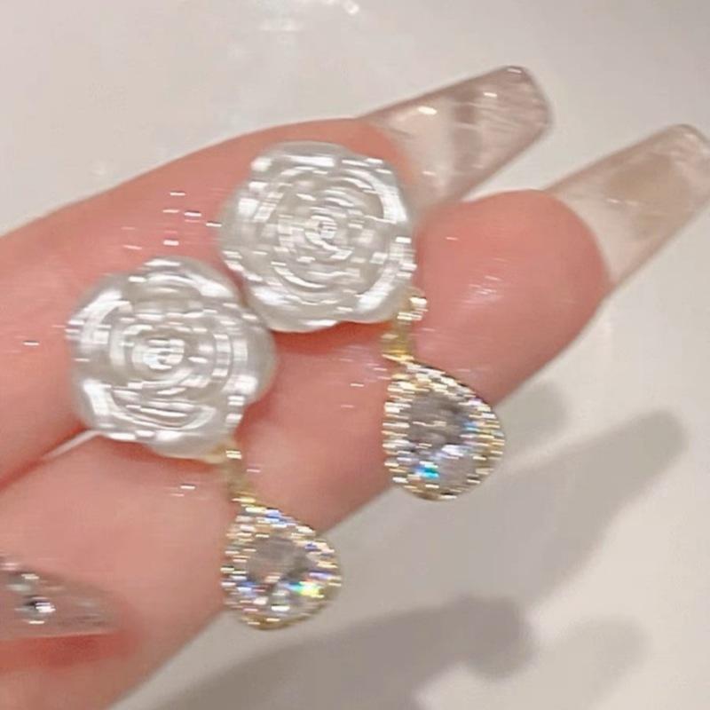 Design Camellia stud earrings, water drop earrings