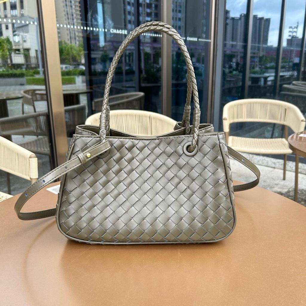 Small Niche Luxury Style New High-quality Vegetable Basket Tote Bag Single Shoulder Commuting Large Capacity Woven Bag Hand-held Diagonal Cross Bag