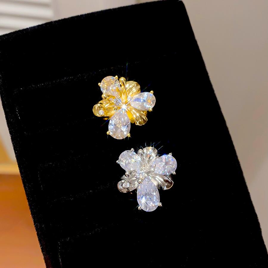 18k Gold-Plated Zirconia Water Drop Flower Ring, Simple Fashion Luxury Jewelry