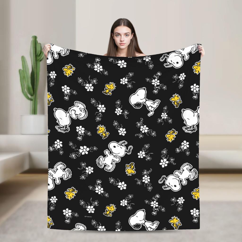 Snoopys & Woodstock Fun & Flowers Flannel Blanket Awesome Throw Blanket for Home Hotel Sofa 150*125cm Quilt,