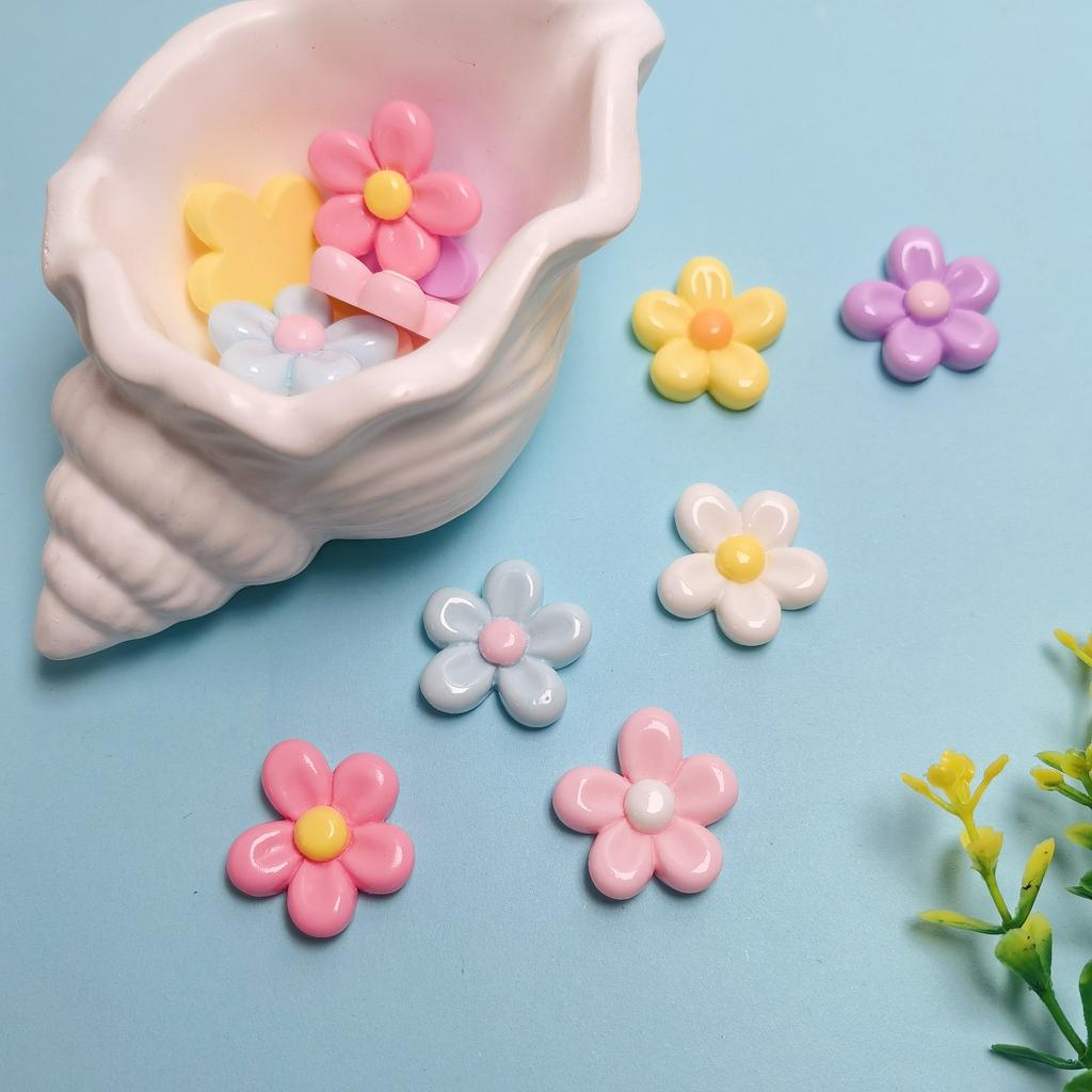 New Novelty 100Pcs Flatback Resin Daisy Flowers Cabochons 22MM Mini Florals Embellishments for Spring Summer Jewelry Making DIY