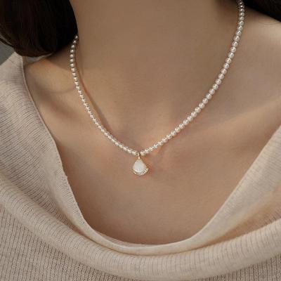 Pendente per Gonna in Madreperla Naturale Collana di Perle - Semplice ed Elegante, Catena Lockbone - Lusso Leggero, Accessorio Collana a Catena con Perline di Nicchia