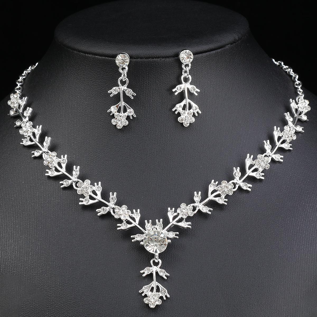 

Exquisite Bridal Necklace Earrings Set Women, Jewelry Set, Wedding Dress, Banquet Dress Accessories срібний