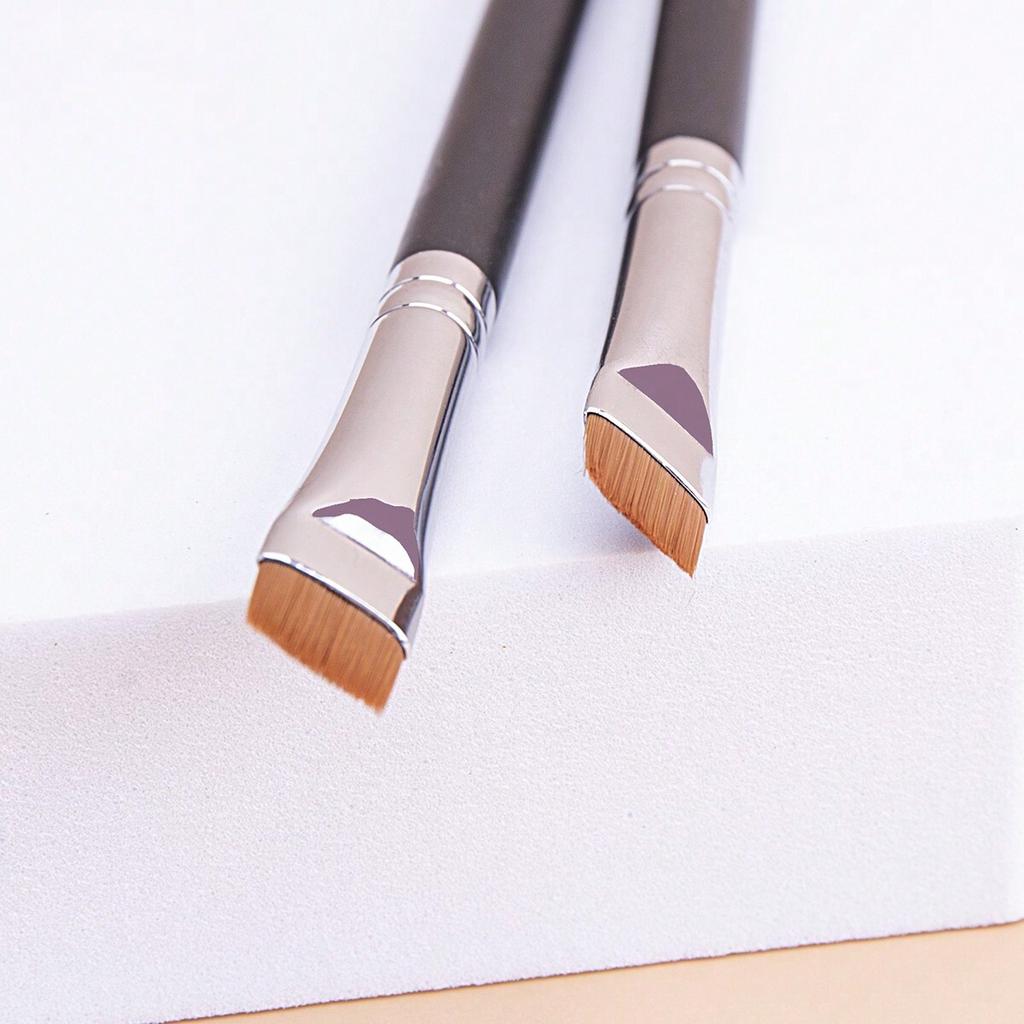 1pc Flat Brush, Thin And Precise, Perfect For Applying Eyebrow Eyeliner Makeup Tool