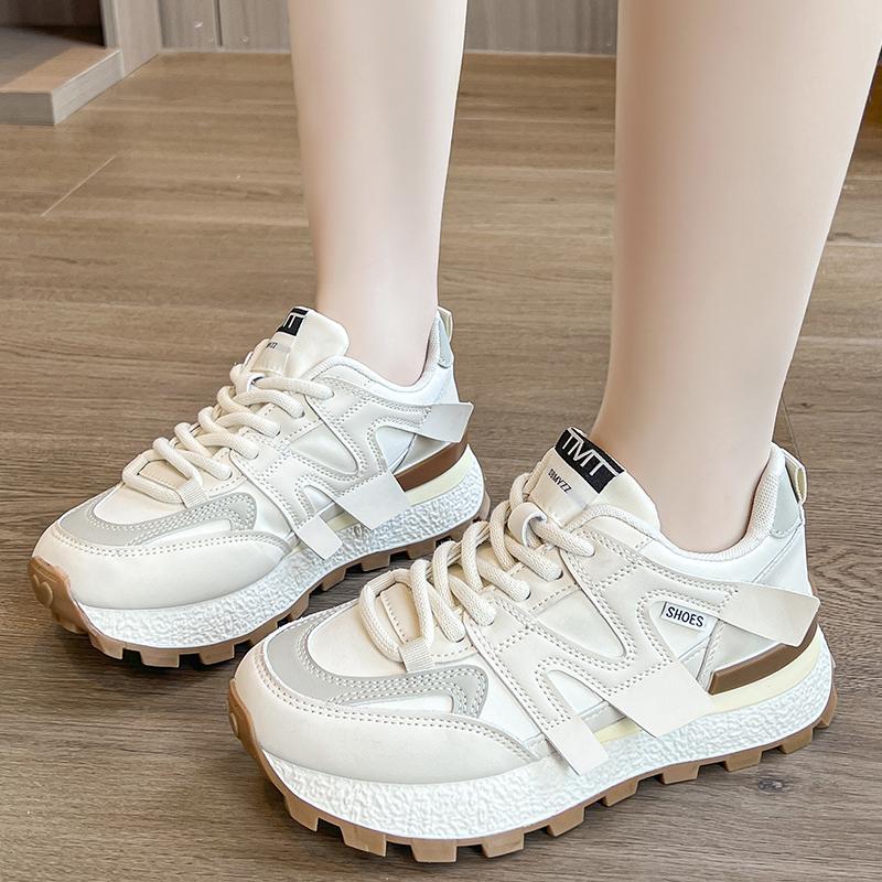 

Новые женские кроссовки из искусственной кожи белого цвета для повседневной носки, кроссовки из вулканизированной кожи с толстой подошвой, спортивная обувь для ходьбы, беговые туфли на платформе, туфли на плоской подошве 38