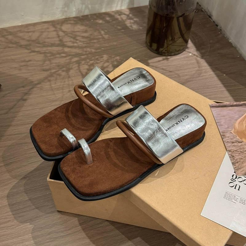 

Французский нишевый дизайн шлепанцы с перемычкой женские 2025 летняя одежда приморский пляж надпись с открытым носком крутые шлепанцы 40 серебряный