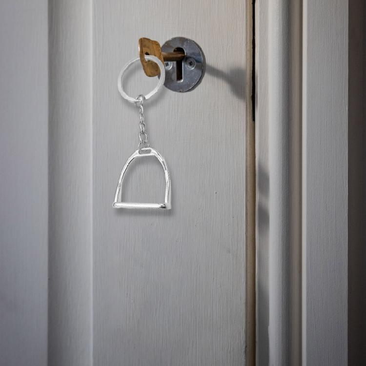 Horse Bit Keychain Stirrup Charm Snaffle Bit Keychain Key Ornament Robust Alloy Key Rings Present for Equine Fans