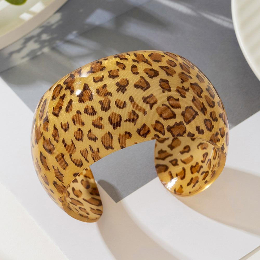 

Exaggerated Design Resin Cuff Bangles Leopard Print Exaggerated Bracelet Ladies Jewelry жовтий