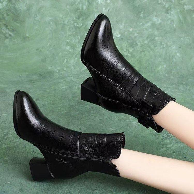 Mittleres Rohr Bogen Lederstiefel Herbst und Winter Neu Dicker Absatz Einzelstiefel Britischer Stil Dünne Hohe Absatzstiefel