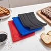 Pince de cuisine en silicone résistante à la chaleur, idéale pour couper et soulever les plats chauds. Outil de cuisine multifonction.