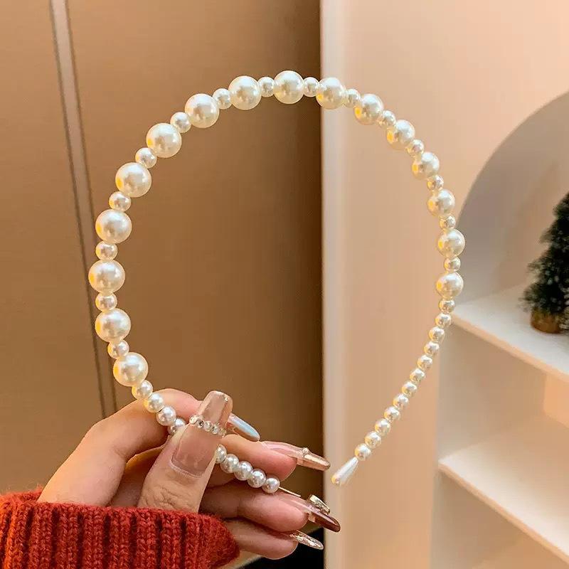 Red Polka Dot Angora Headband: Versatile Women's Hair Accessory for Autumn/Winter