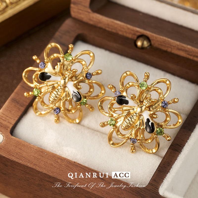 

Medieval jewelry Vintage French retro premium bee earrings light luxury spring flower enamel earrings