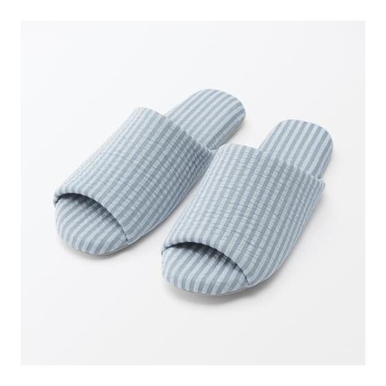 MUJI cotton soccer weave slippers that are soft and comfortable to wear