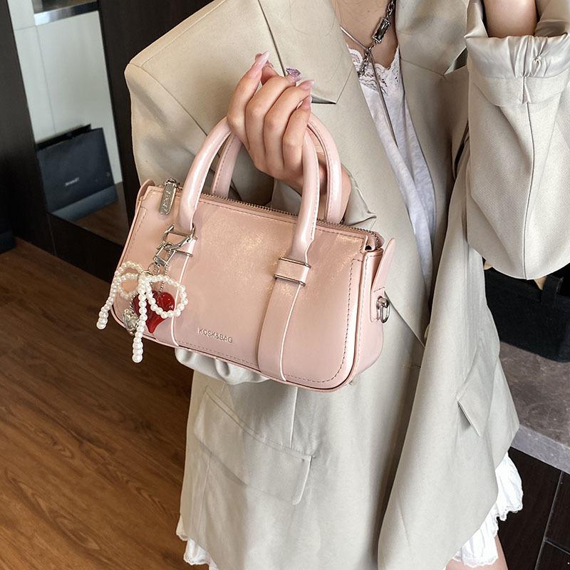 Korean Version of Fashion Portable Pillow Bag Women's 2025 Spring and Summer New Simple Versatile Shoulder Bag Niche Temperament Messenger Bag