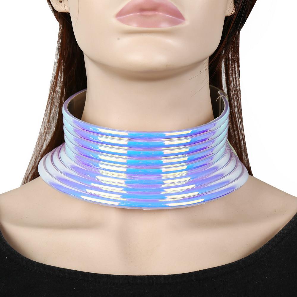 Folkový choker náhrdelník inspirovaný kovem s geometrickým designem pro festivalové nošení
