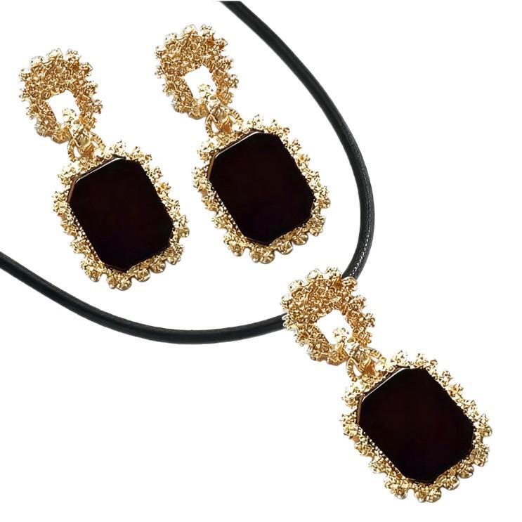Elegant Metal Necklace & Earring Set: Light Luxury Autumn/Winter Collection