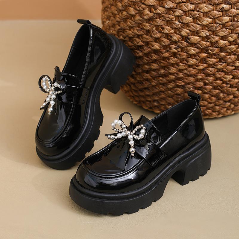 

Платформа Лоферы в британском стиле детские осень 2025 новинка женская обувь на одной педали с бантом туфли-одинарки маленькие кожаные туфли 40