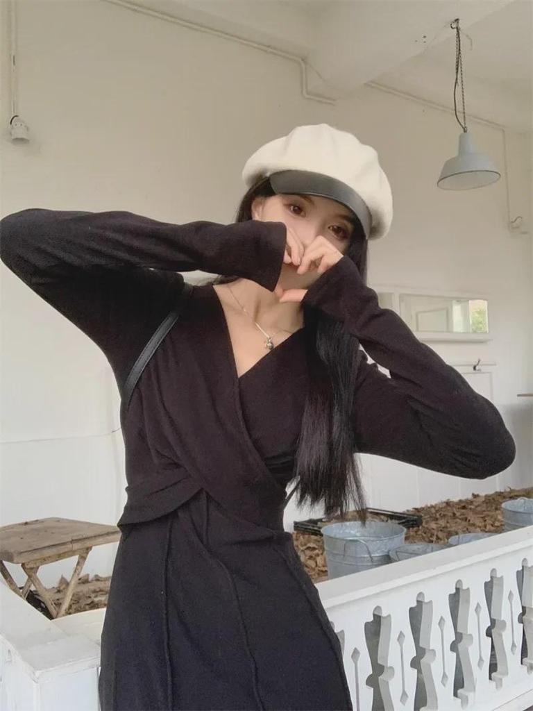 Women's Plus-Size French V-Neck Knit Dress - Autumn Slimming Waist Long Skirt