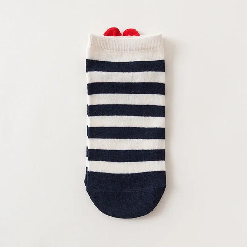 Women Breathable Cotton Stripe Ankle Socks Cute Love Heart Design Comfort Short Socks for Daily Sport Wear