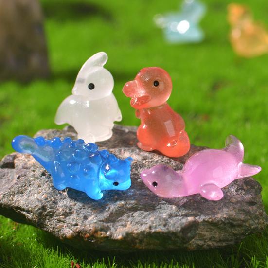 50Pcs Glow-in-the-dark Mini Dinosaur Figurine Luminous Clear Dino Resin Statue Miniature Dinosaur Ornament Home Office Desktop Decoration