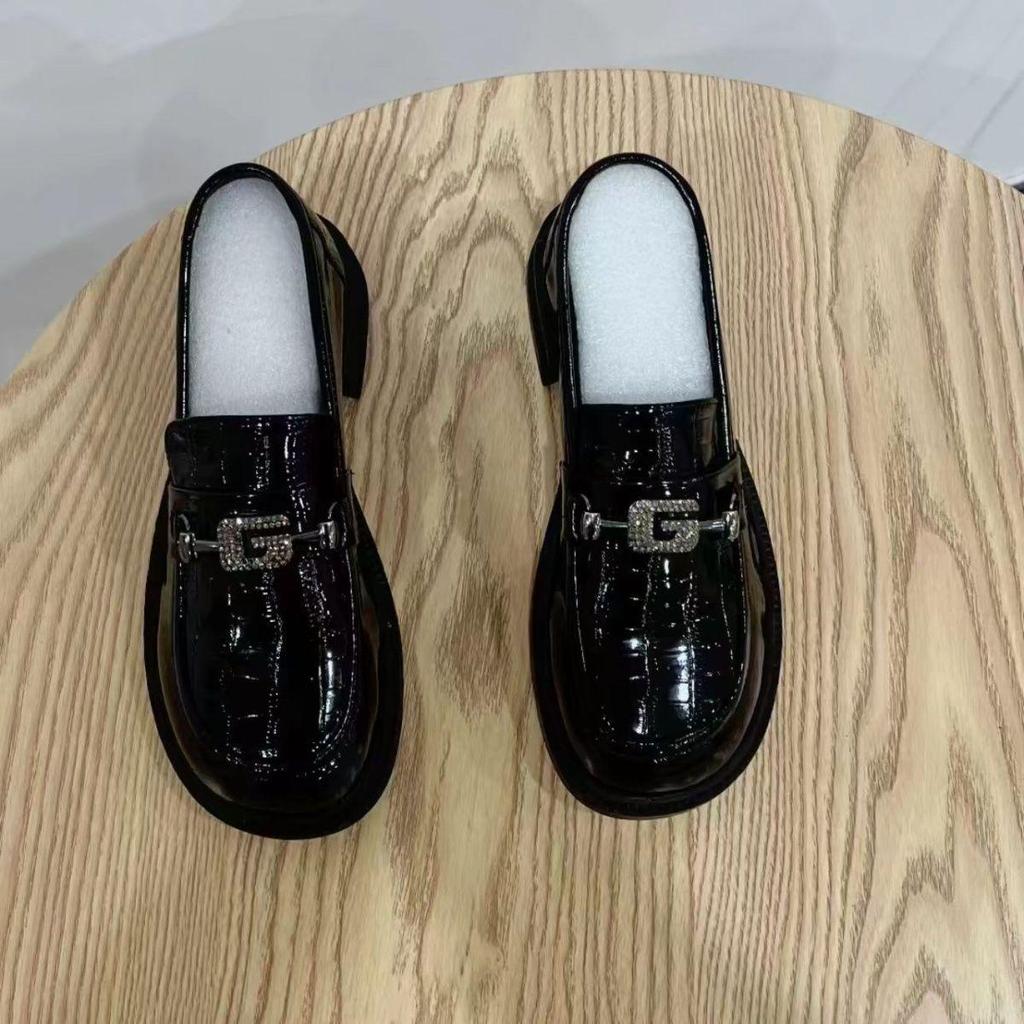 2025 Spring/Autumn Women's Patent Leather Slip-on Loafers: British Style, Versatile Soft Sole Shoes
