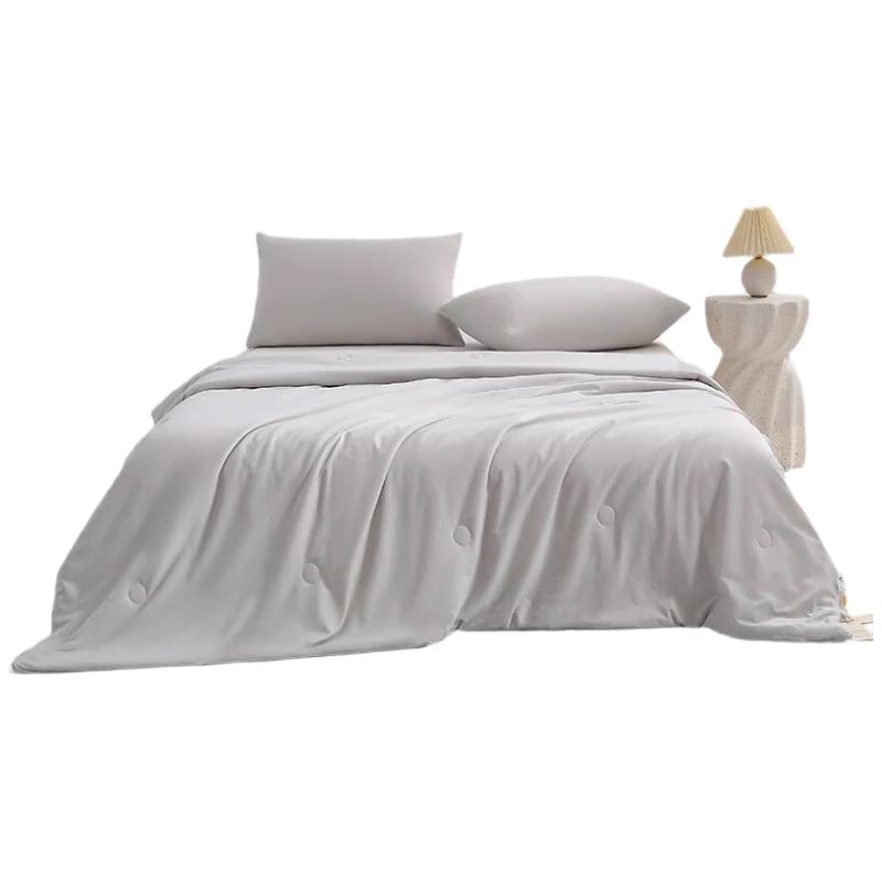 

Fang Wang Knitted Soft Summer Quilt