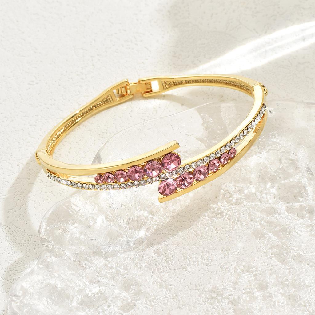 Simple Design Slightly Inlaid With Diamonds Cold Wind Bracelet Women'S Minimalist Wind Light Luxury Temperament Bracelet Source Factory