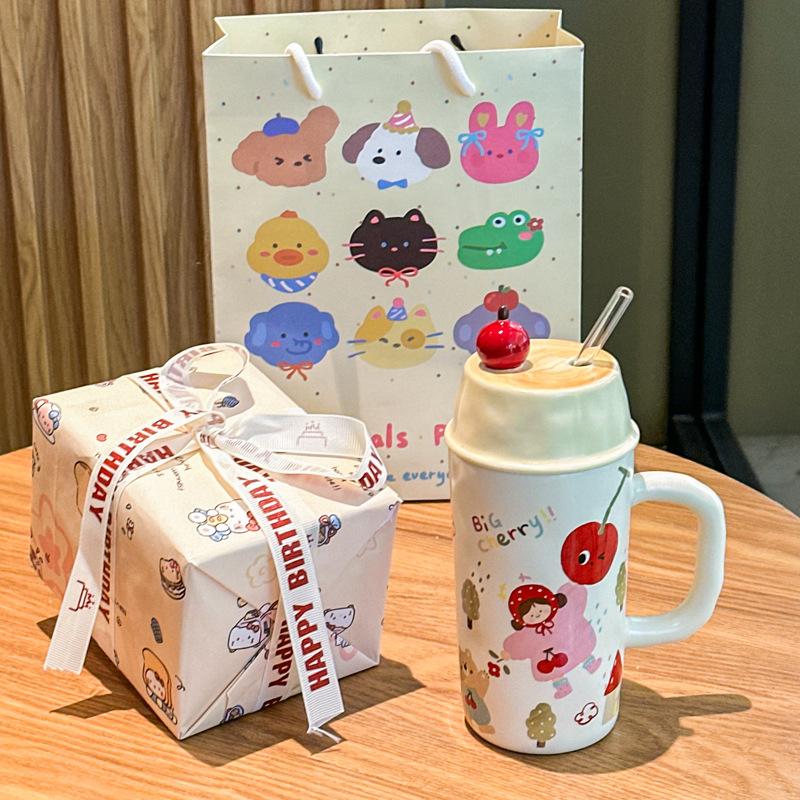 Roztomilý hrneček se slámkou Chlapci a dívky keramický hrnek vysoké hodnoty s víčkem dárek k narozeninám praktický suvenýr dárková krabička