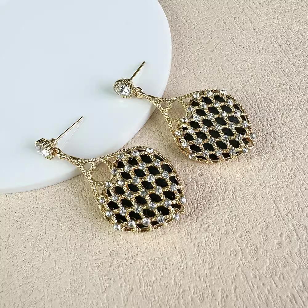 High-End Metal Hollow Crystal Love Stud Earrings Fashionable Versatile Niche Design Light Luxury Temperament Earrings Women