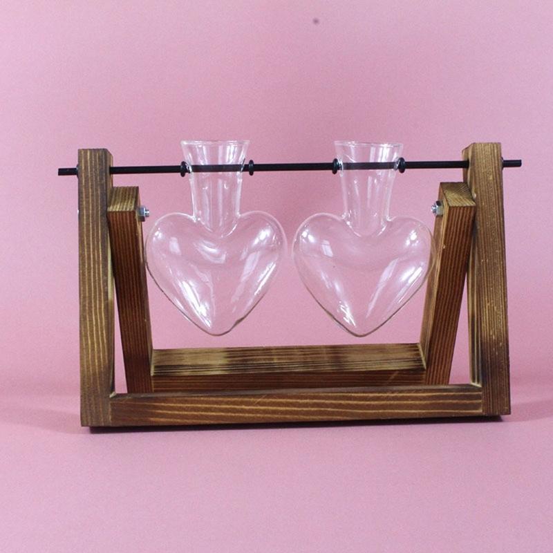 Modern Heart Shape Glass Vases Set With Wooden Frame Suitable For Hydroponic Plant Florals Displays And Home Styling
