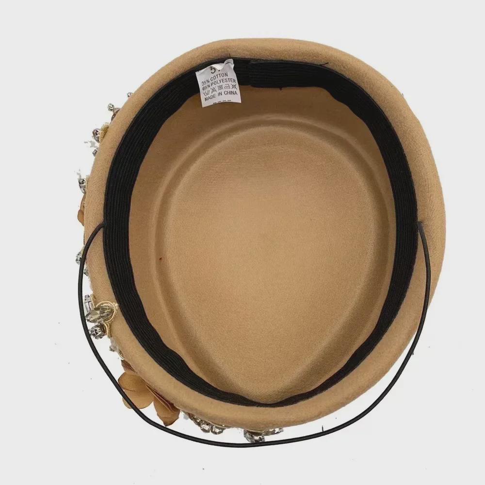 "Chapéu Turbante Feminino Retrô de Feltro Estilo Britânico com Flores - Perfeito para Igreja e Eventos Derby"