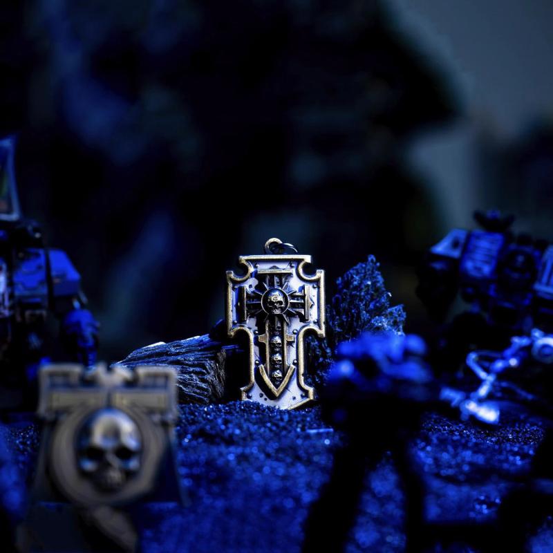 Warhammer 40K Game Peripherals Creative Skull Cross Keychain Retro Punk Style Keyring Hanging Boys School Bag Decoration