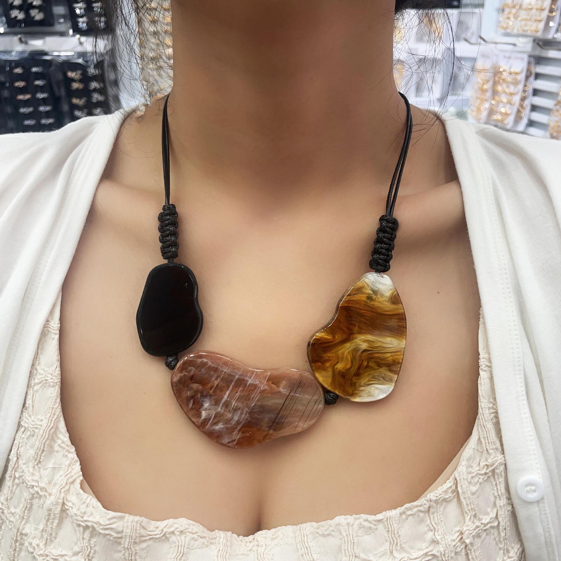 

Модное ожерелье для женских украшений коричневый