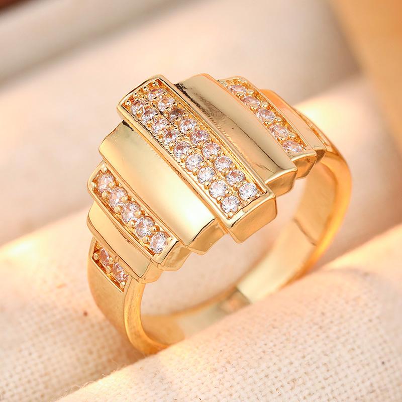 Vintage Inlaid White CZ Women's Ring Dazzling Gold Color Hand Carving Daily Wear Party Jewelry Anniversary Gift