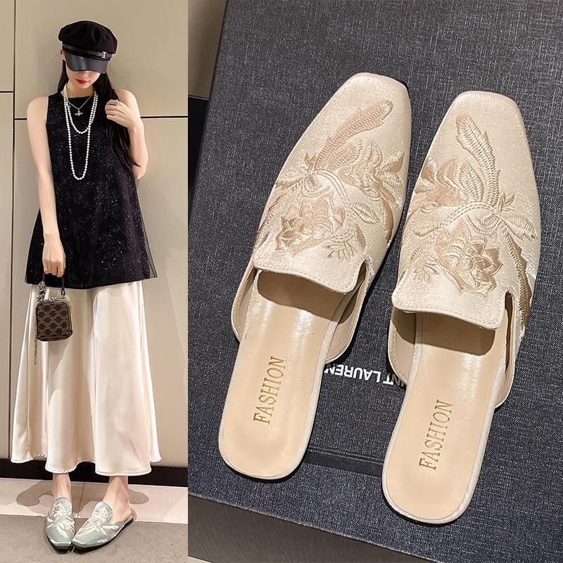 New outer wear embroidered retro shoes Chinese summer spring thick heel women's bag head half slippers