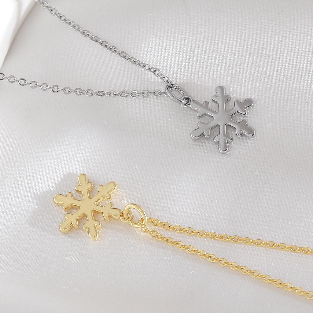 Elegante Schneeflocken-Anhänger-Halskette, vergoldet – Glatte & Glänzende Schlüsselbein-Kette