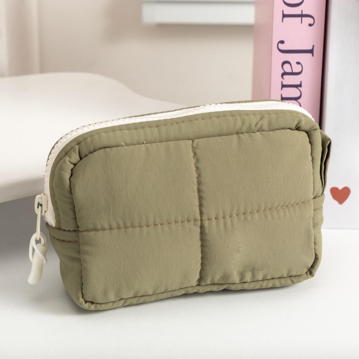 

Nylon Waterproof Cosmetic Bag for Travel Large Capacity Makeup Storage Toiletries Luggage Bag зелёный