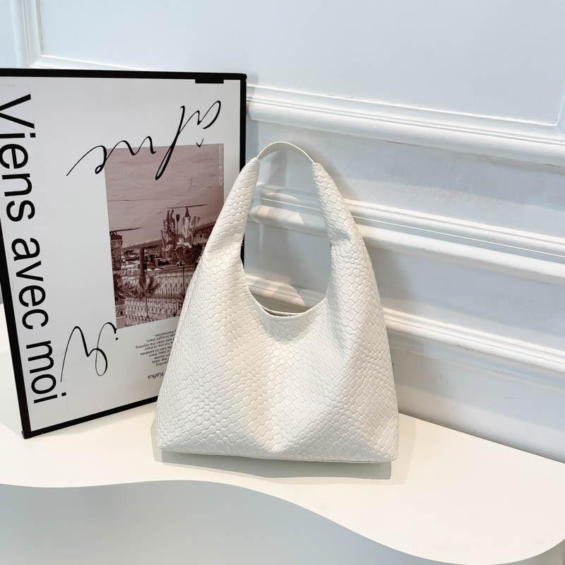 Premium sense large capacity armpit bag new casual fashion atmosphere shoulder bag retro commuter tote bag women