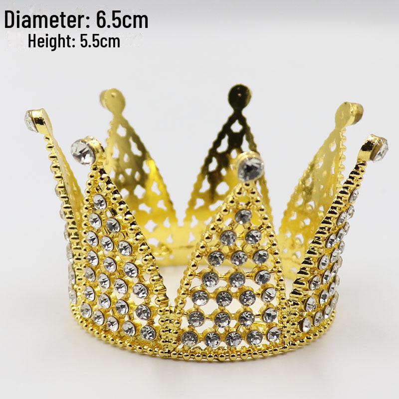 Queen Crown Cake Decoration with Lace, Pearls, and Baby's Breath for Birthdays