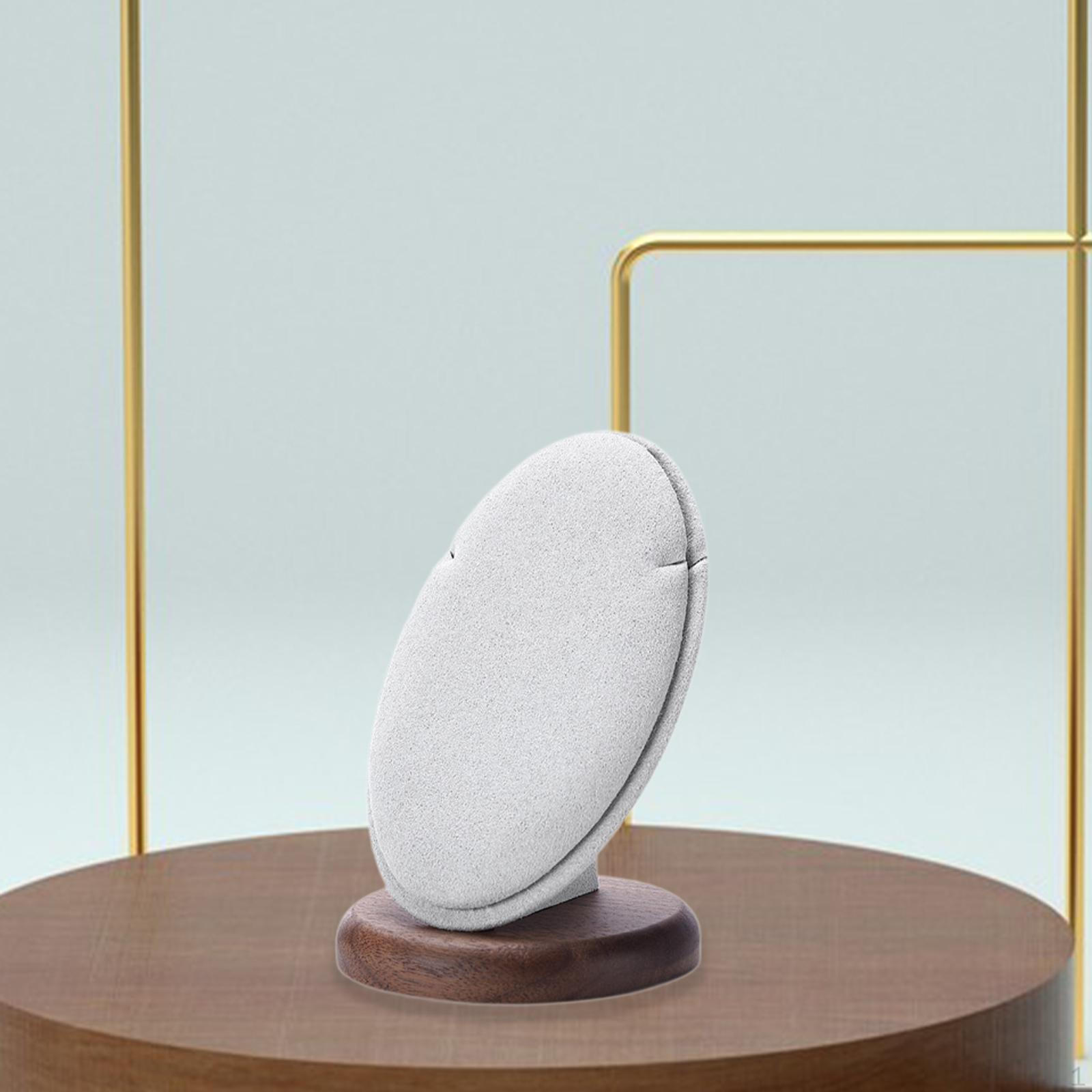 

Подставка для подвески-органайзера с деревянной основой, показывающая место для хранения ожерелий светло-серый