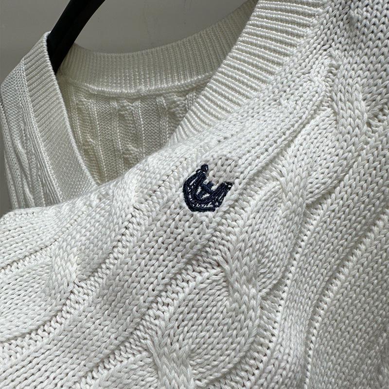 2026 Spring/Summer Women's White Cable-Knit V-Neck Embroidered Long-Sleeve Cropped Sweater