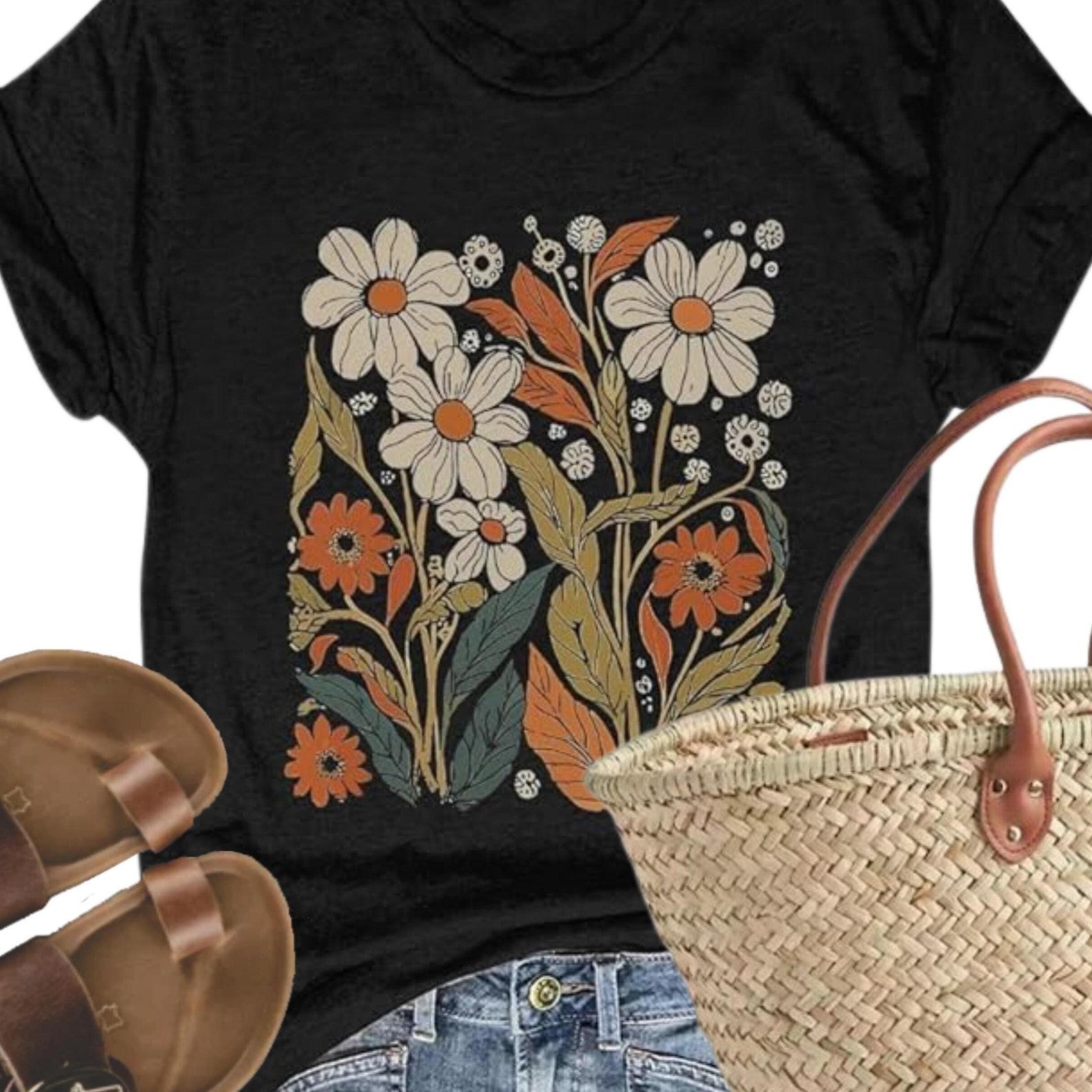 Daisy Delight T-Shirt: Botanical Wildflower Tee, Gardener Gift M