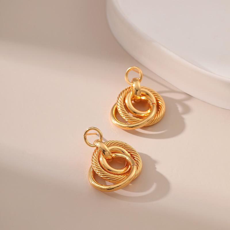 Vintage Retro 18k Gold Plated Round Pendant Exaggerated Stud Earrings For Women