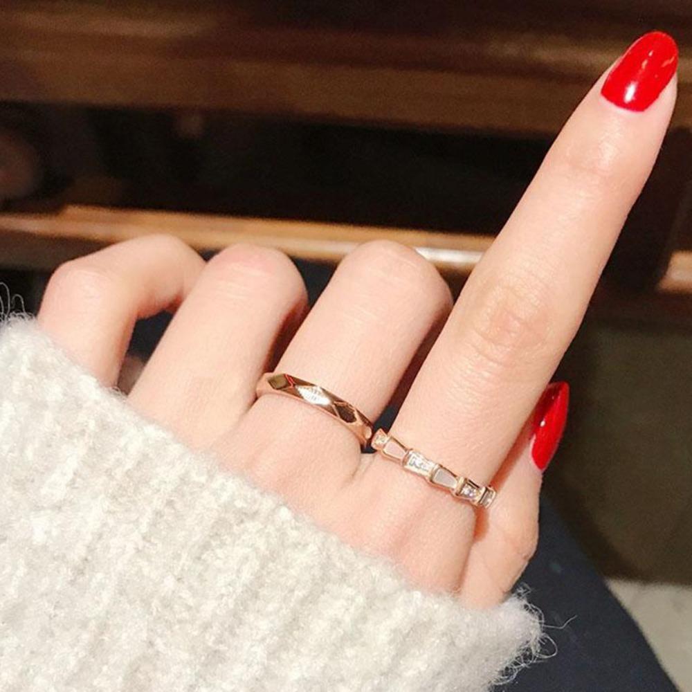 Vintage Luxury Snake Ring White Shell Inlaid Diamond Titanium Steel Fashionable Unique Jewelry