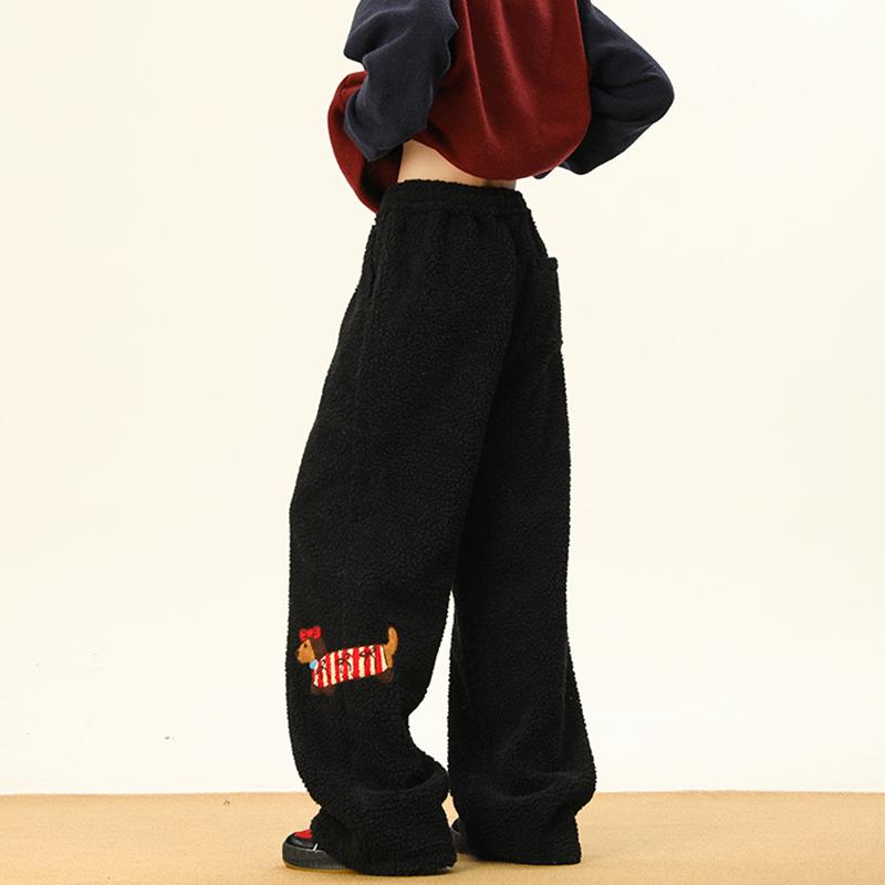 

Мужские широкие спортивные штаны из плотной кожи ягненка с рисунком в виде сосиски — повседневные, теплые и плотные для осени и зимы. Medium чёрный